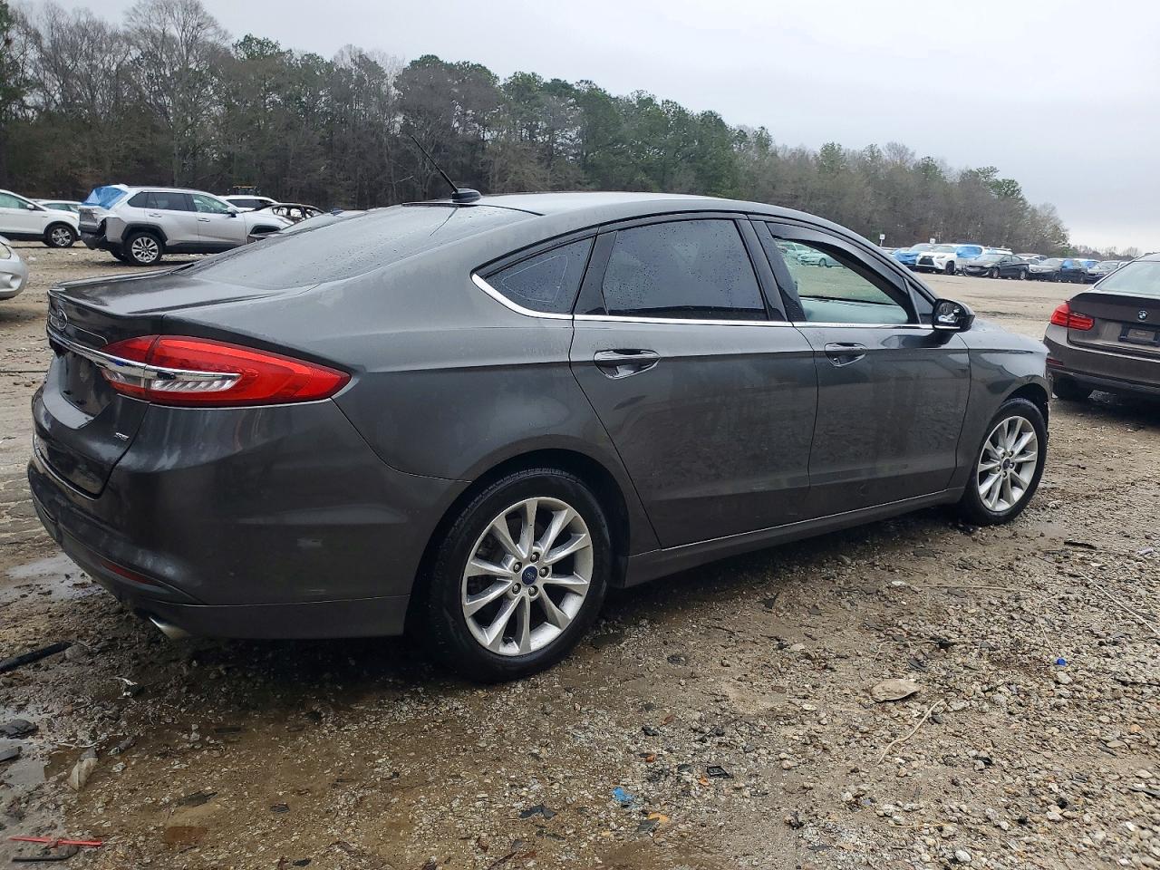 2017 FORD FUSION SE photo 3