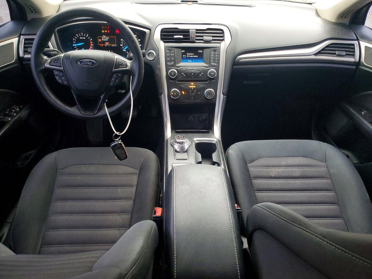 2017 FORD FUSION SE photo 8
