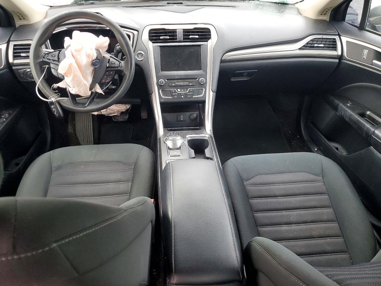 2017 FORD FUSION SE photo 8