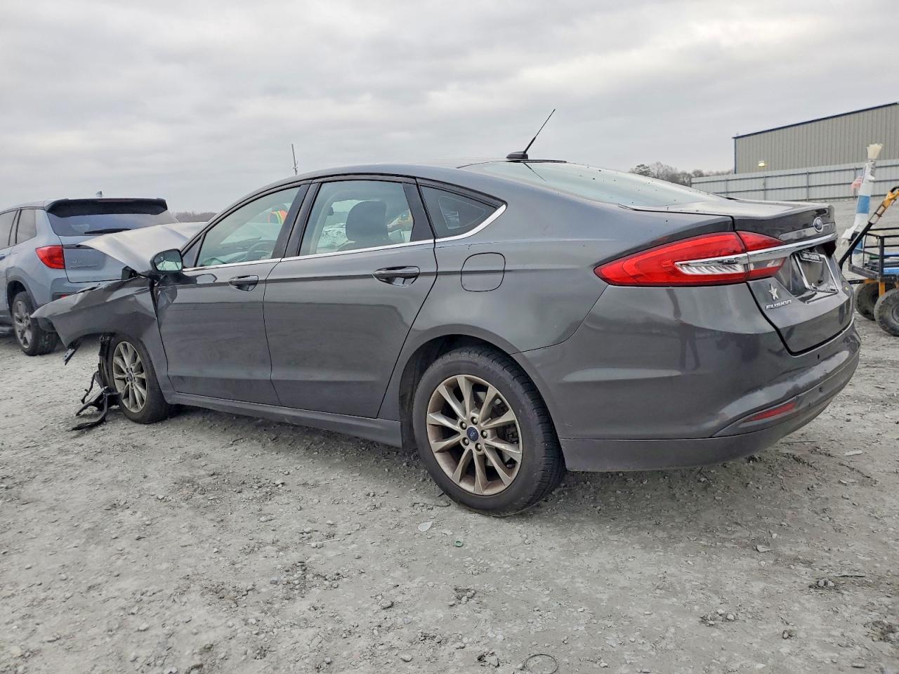 2017 FORD FUSION SE photo 2