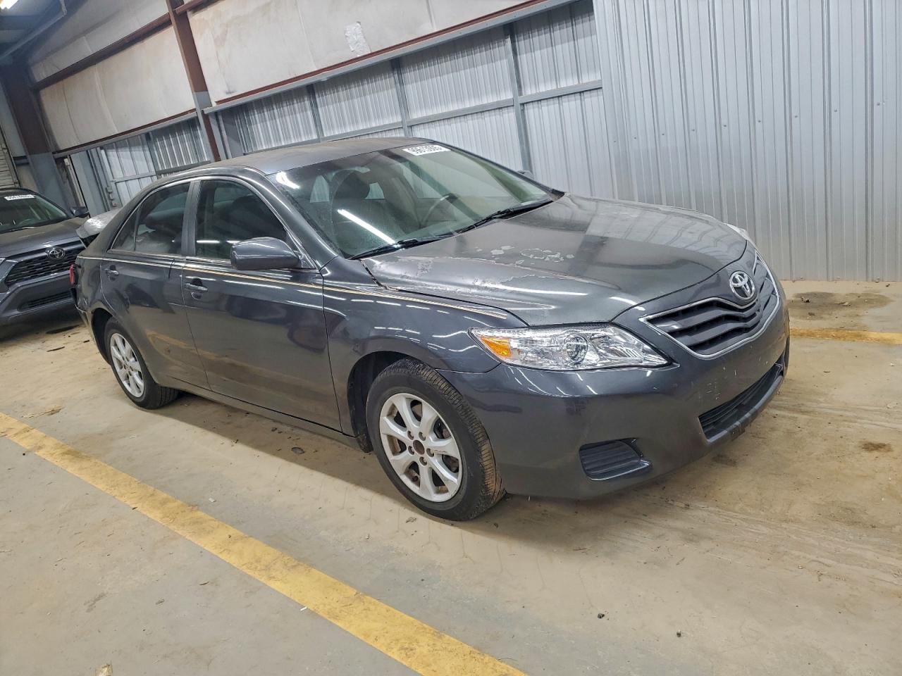 2011 TOYOTA CAMRY BASE photo 4