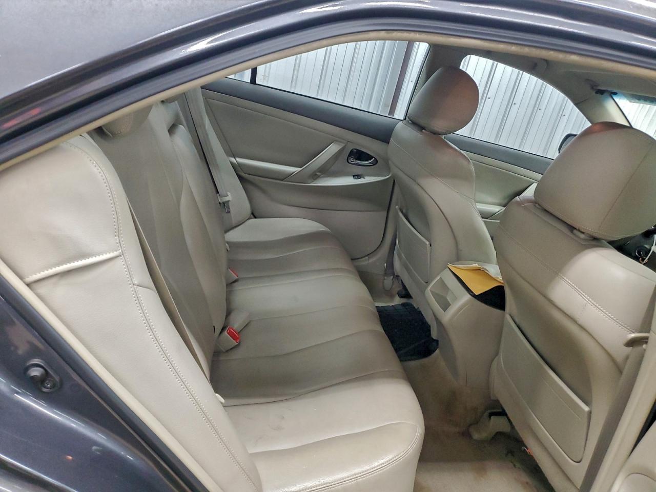 2011 TOYOTA CAMRY BASE photo 10