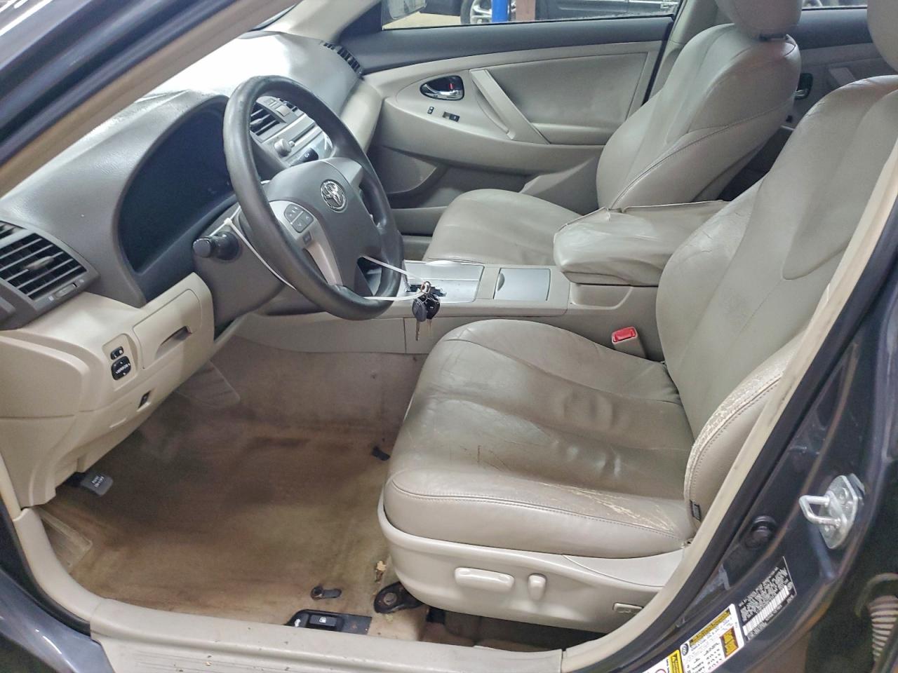 2011 TOYOTA CAMRY BASE photo 7
