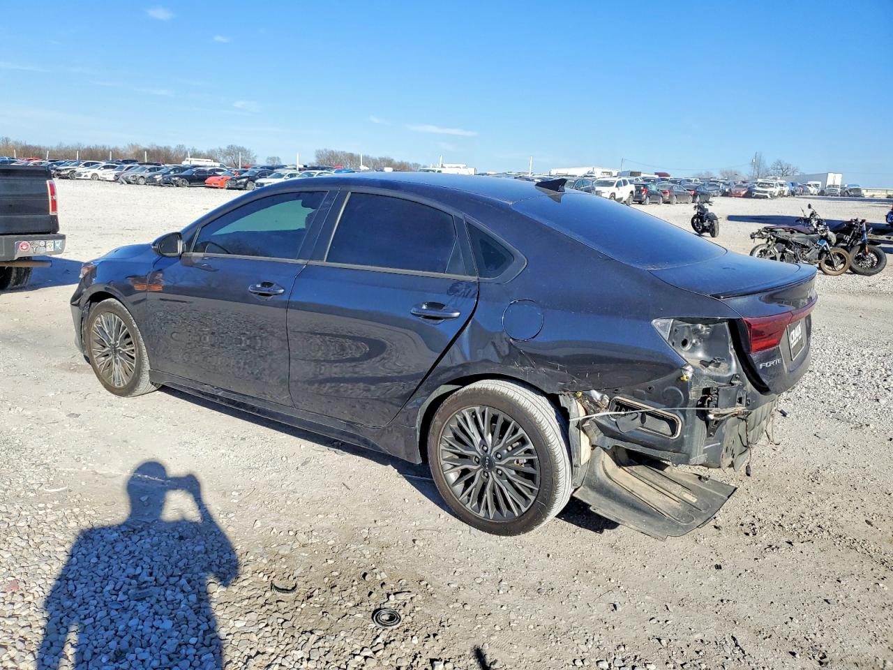 2024 KIA FORTE GT LINE photo 2