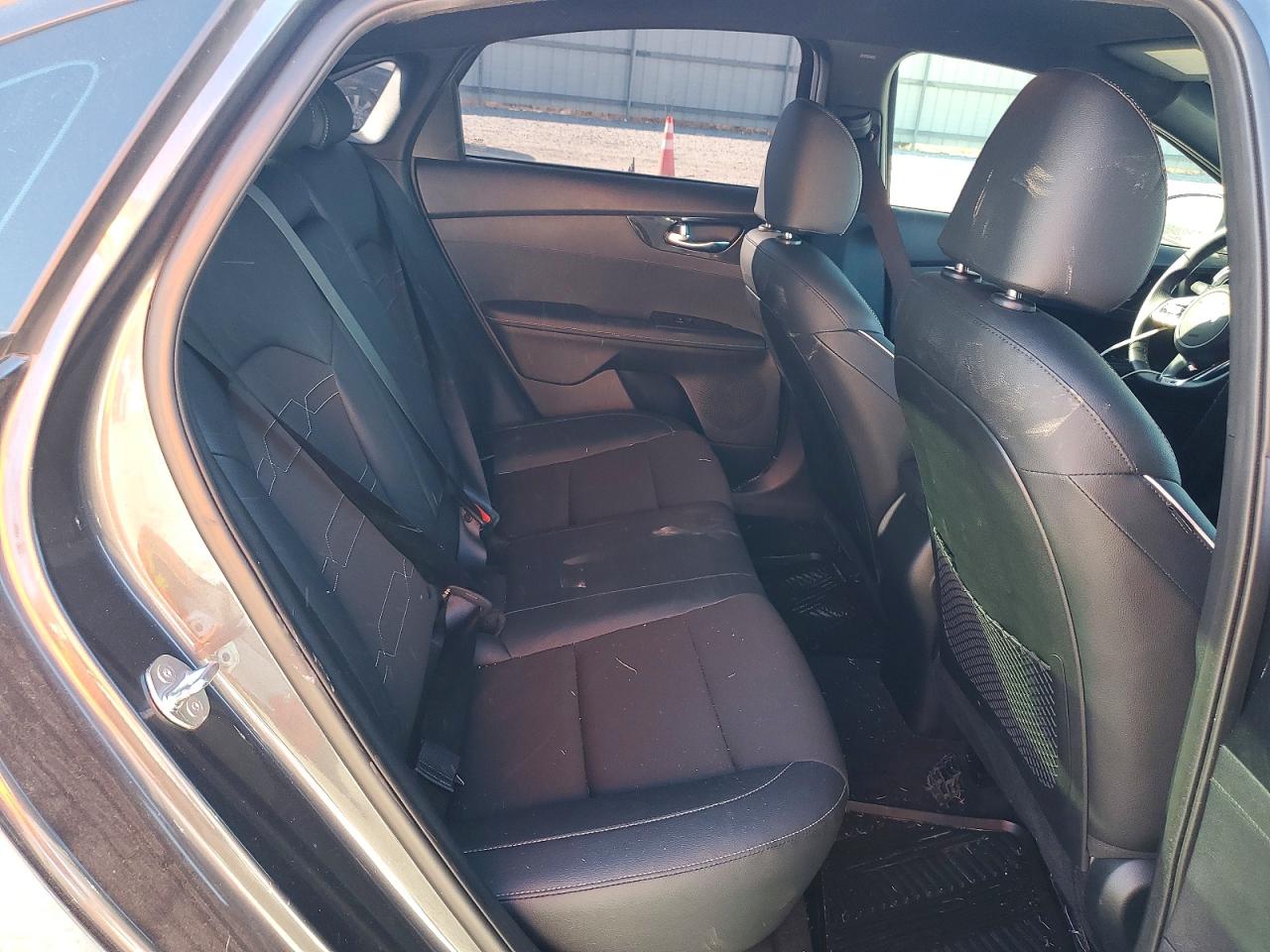 2024 KIA FORTE GT LINE photo 10