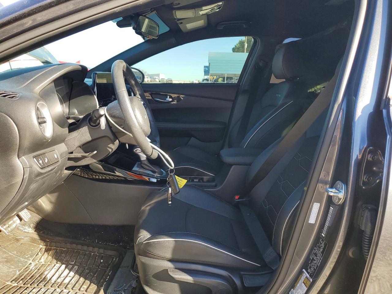 2024 KIA FORTE GT LINE photo 7
