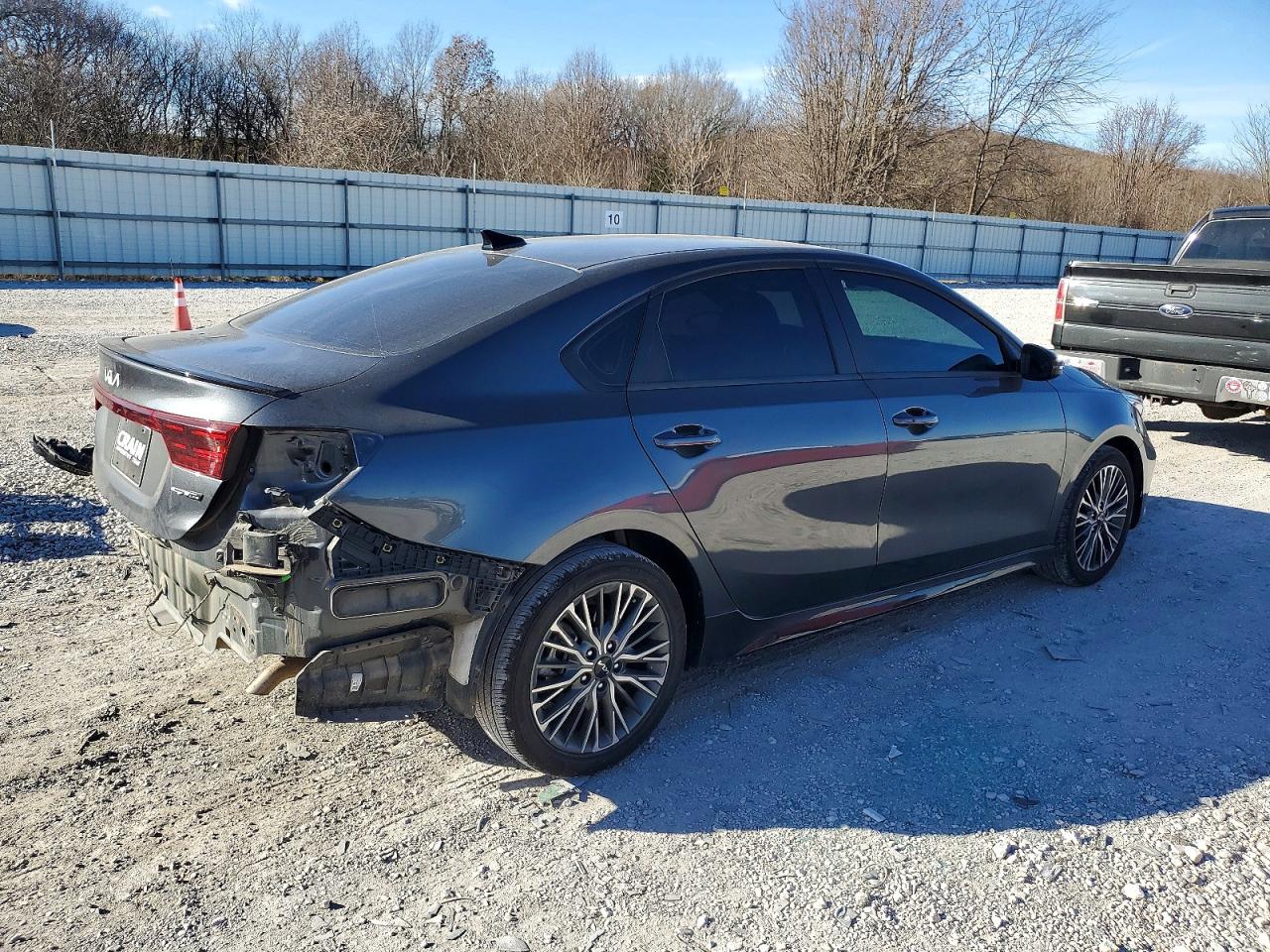 2024 KIA FORTE GT LINE photo 3