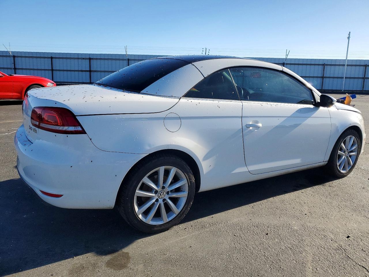 2012 VOLKSWAGEN EOS KOMFORT photo 3
