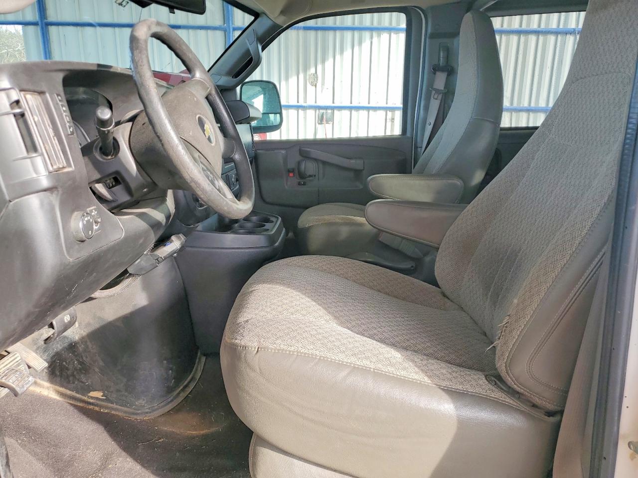 2019 CHEVROLET EXPRESS G3500 LT photo 7