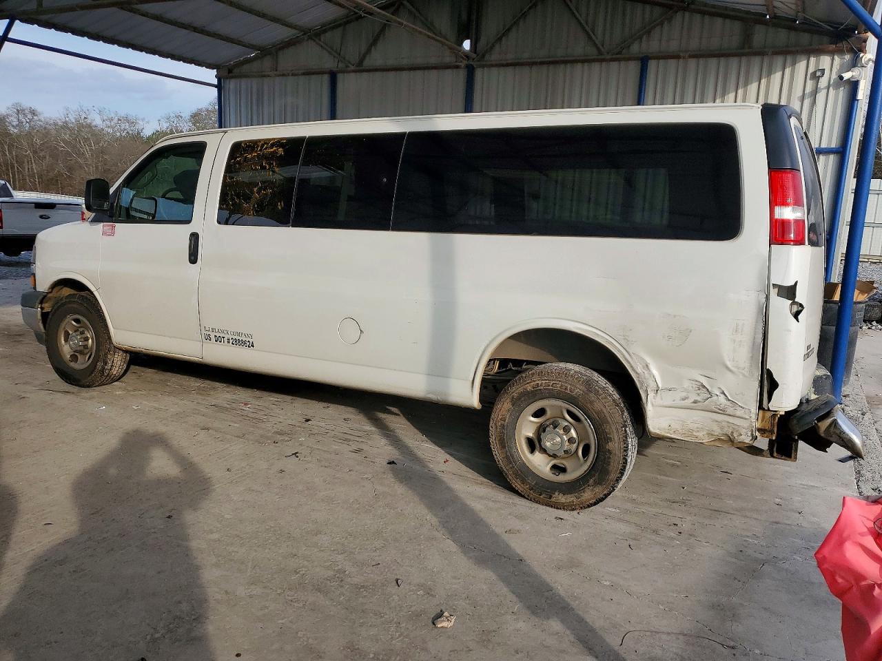 2019 CHEVROLET EXPRESS G3500 LT photo 2