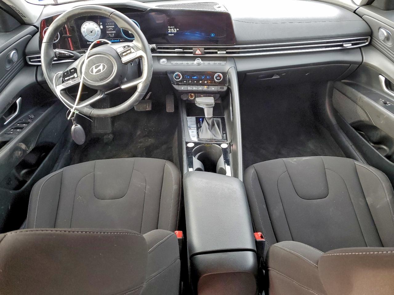 2025 HYUNDAI ELANTRA SEL photo 8
