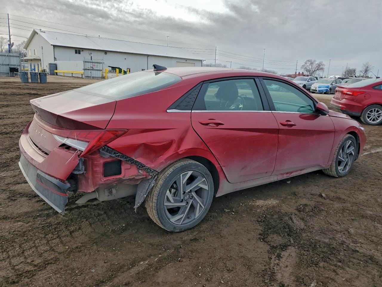 2025 HYUNDAI ELANTRA SEL photo 3