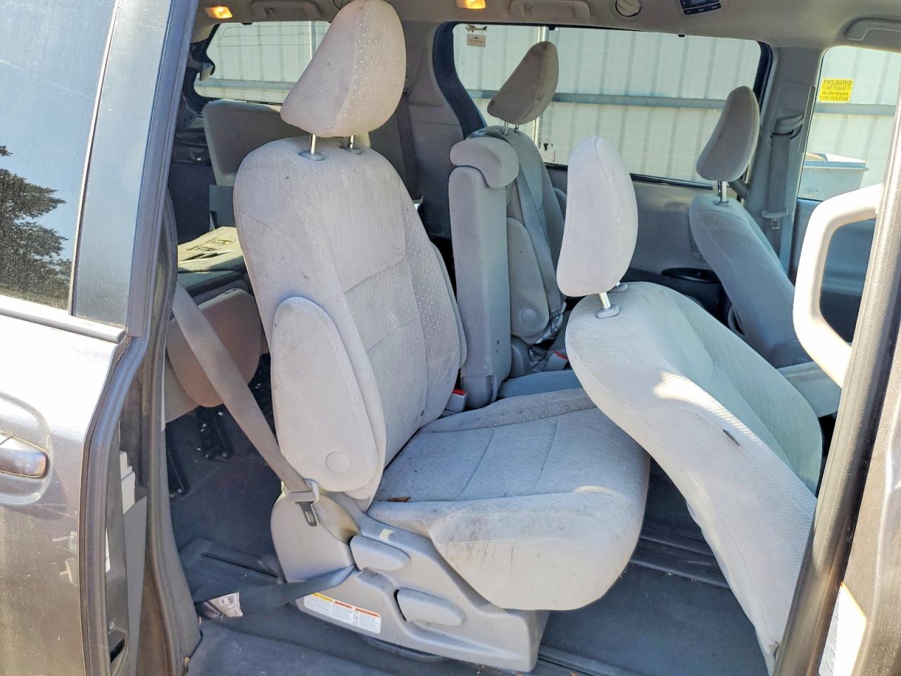 2020 TOYOTA SIENNA LE photo 11
