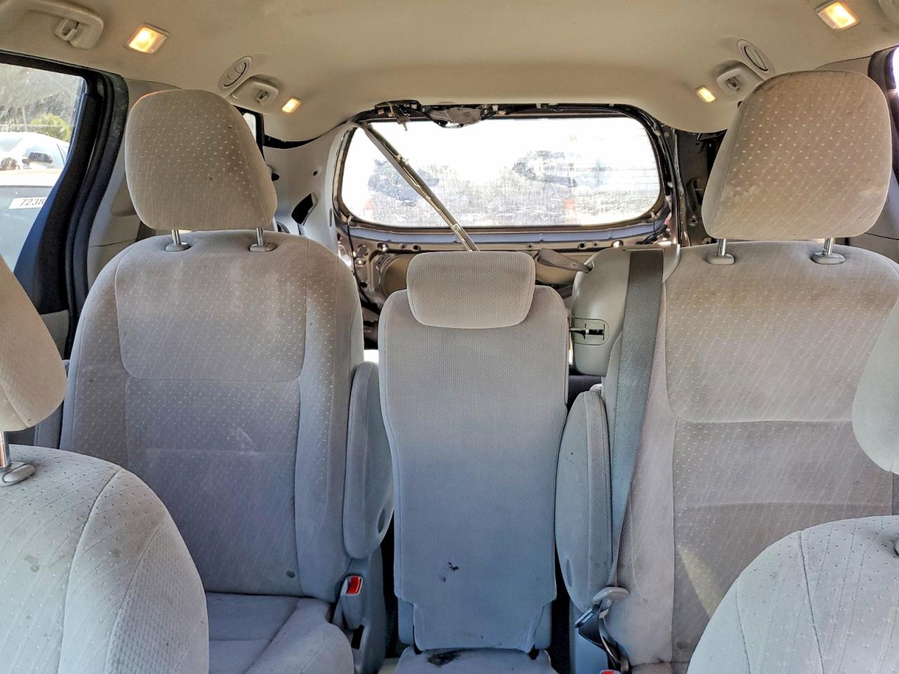 2020 TOYOTA SIENNA LE photo 10