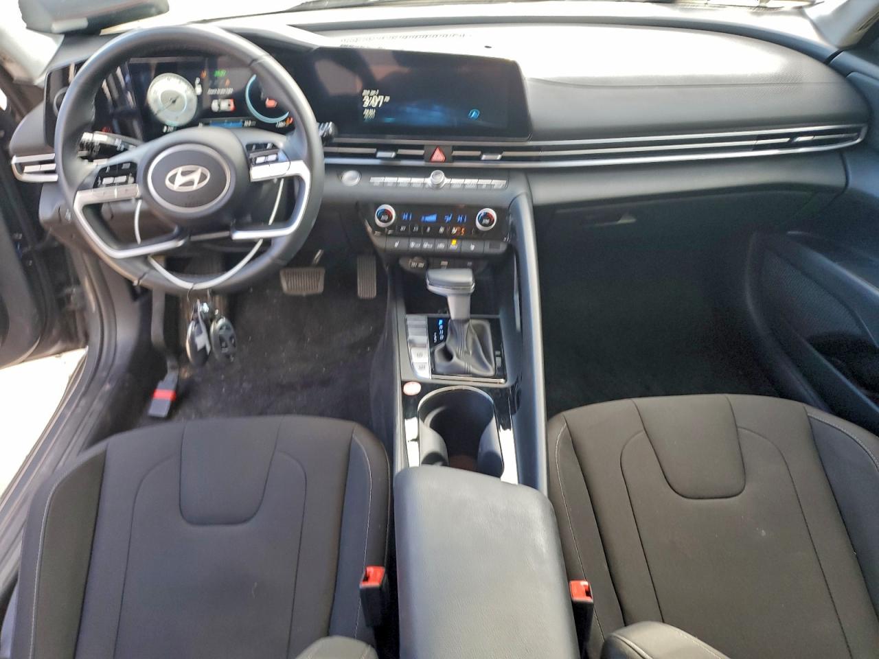 2025 HYUNDAI ELANTRA SEL photo 8