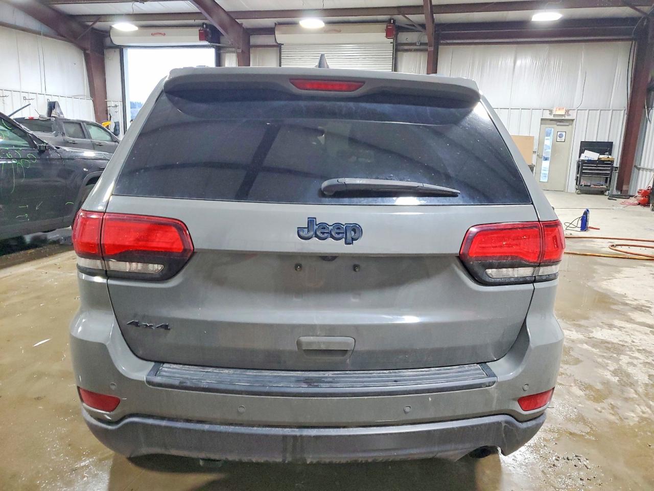 2019 JEEP GRAND CHEROKEE LAREDO photo 6