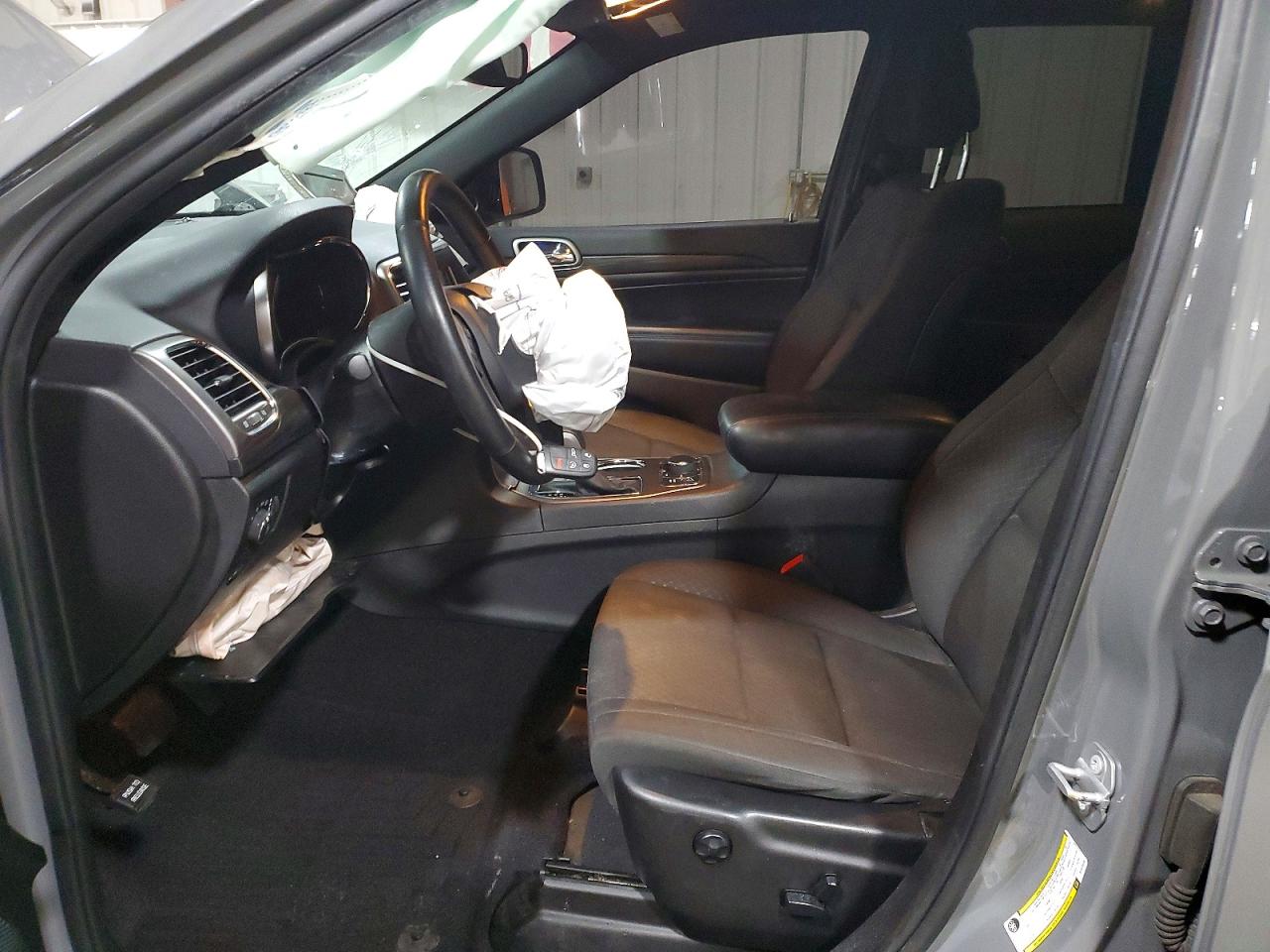 2019 JEEP GRAND CHEROKEE LAREDO photo 7