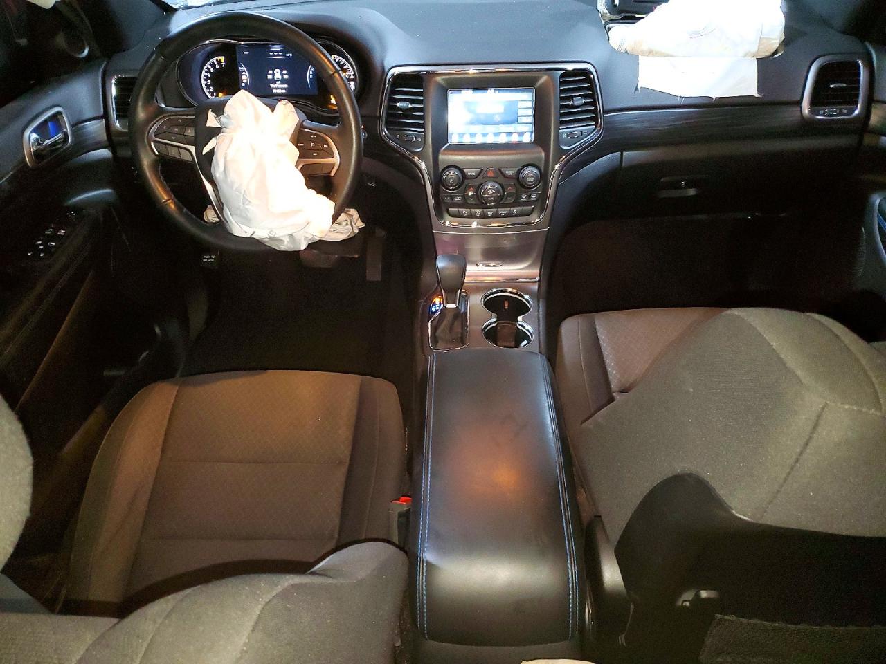 2019 JEEP GRAND CHEROKEE LAREDO photo 8
