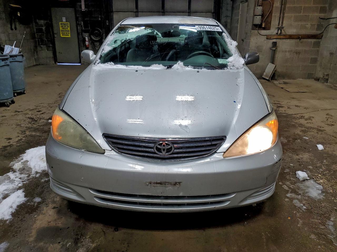2004 TOYOTA CAMRY LE photo 5