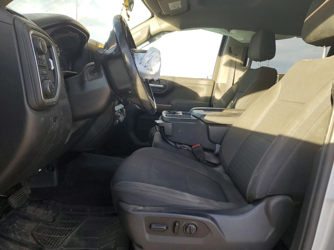 2020 CHEVROLET SILVERADO K1500 LT photo 7