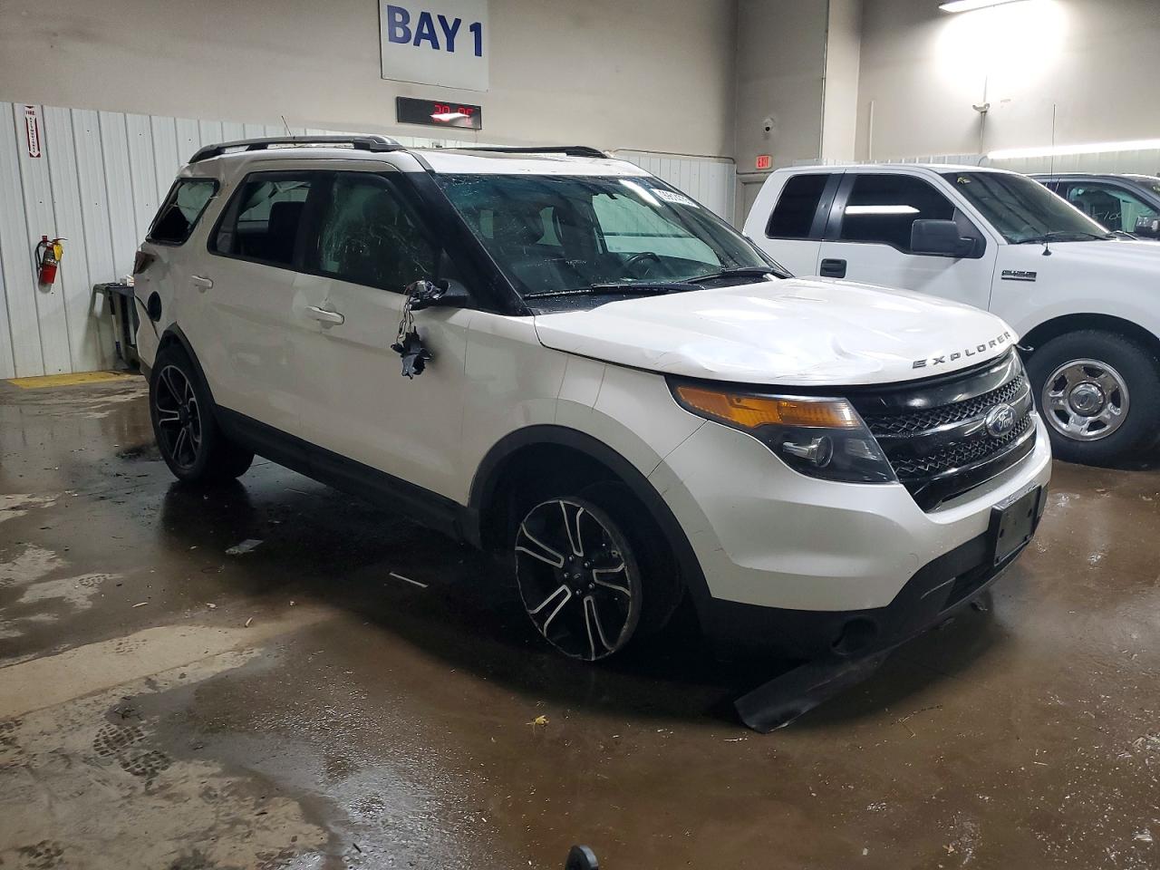 2015 FORD EXPLORER SPORT photo 4