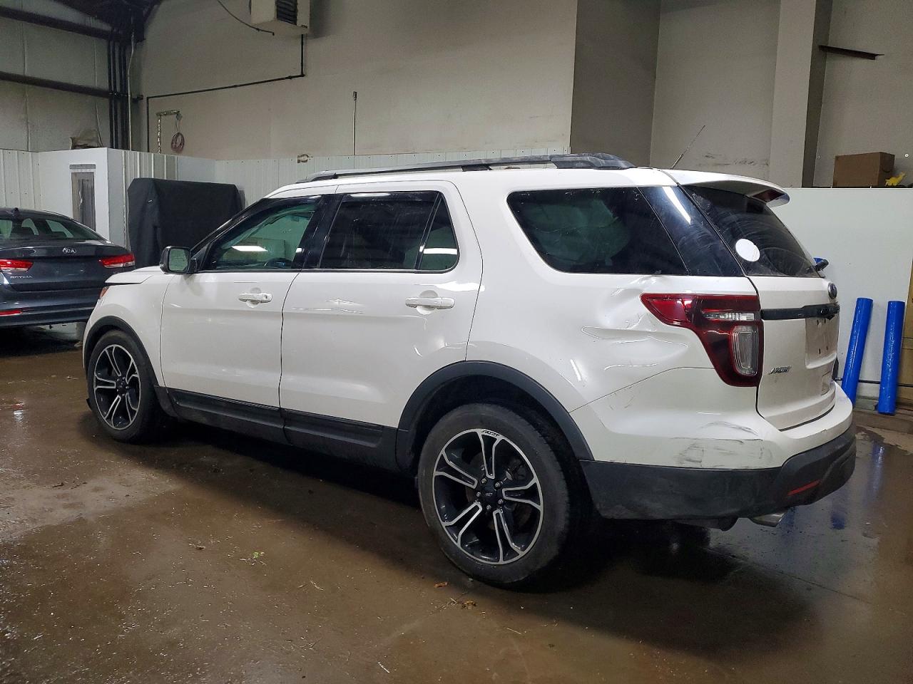2015 FORD EXPLORER SPORT photo 2