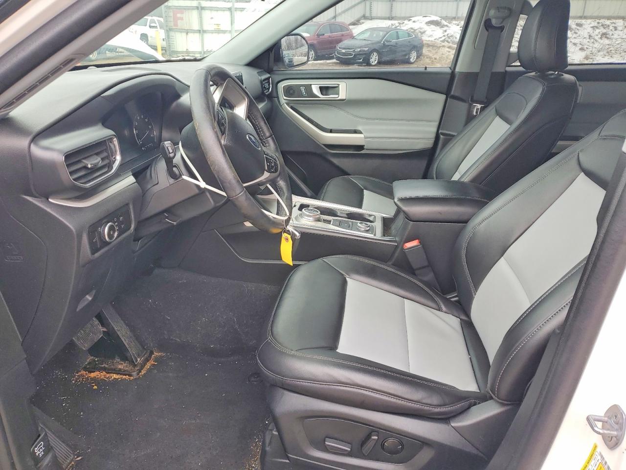 2023 FORD EXPLORER XLT photo 7