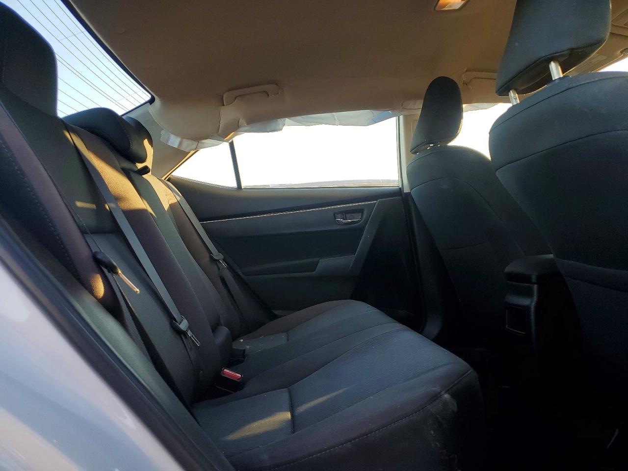 2019 TOYOTA COROLLA L photo 10
