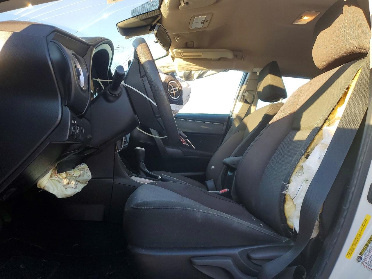 2019 TOYOTA COROLLA L photo 7