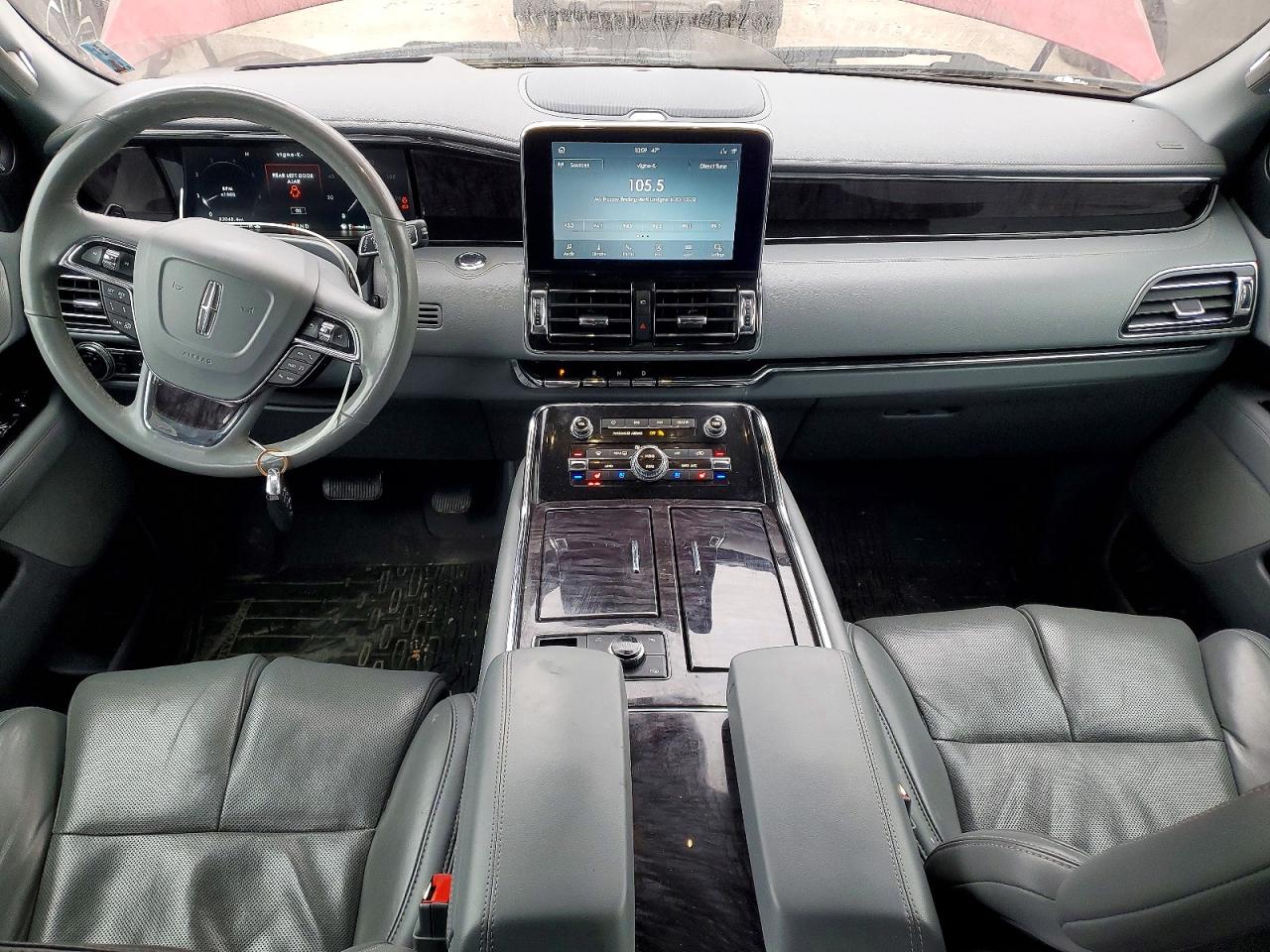 2020 LINCOLN NAVIGATOR L RESERVE photo 8