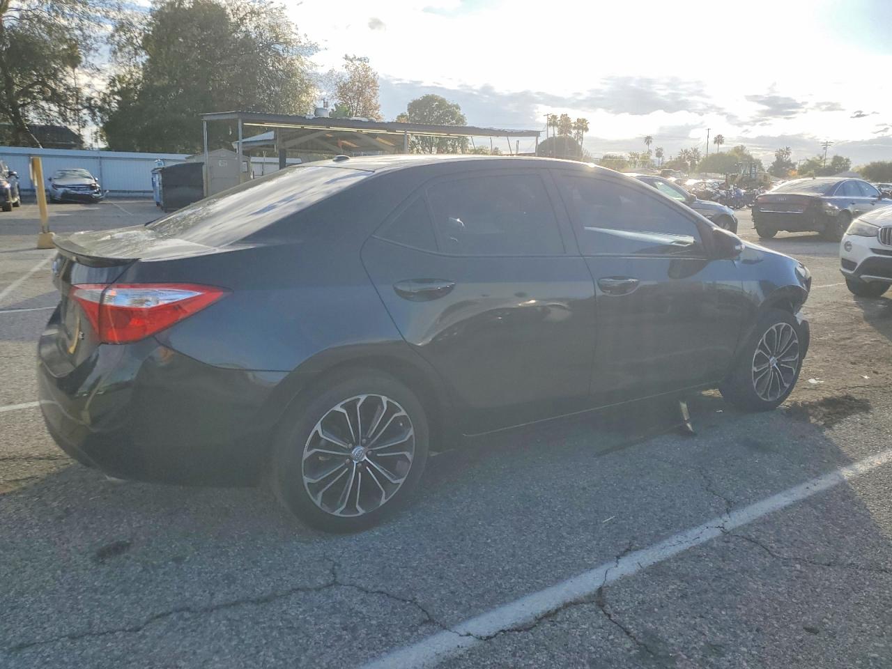 2015 TOYOTA COROLLA L photo 3