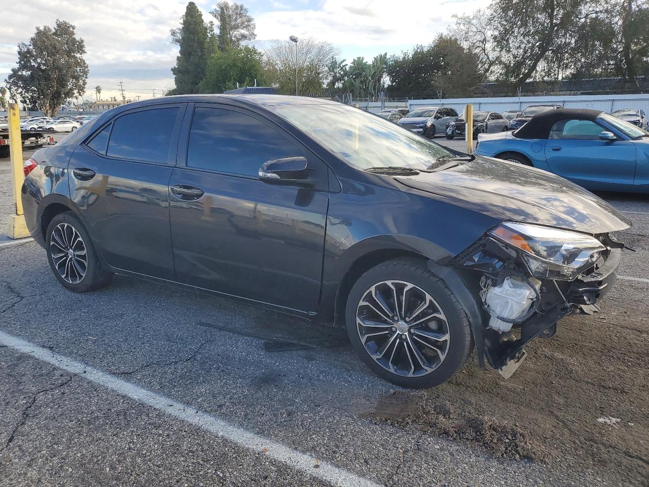 2015 TOYOTA COROLLA L photo 4