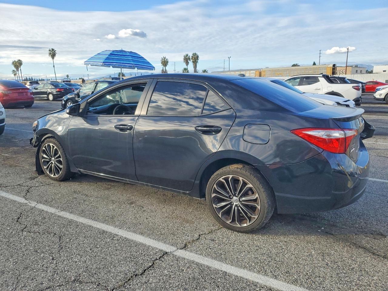 2015 TOYOTA COROLLA L photo 2