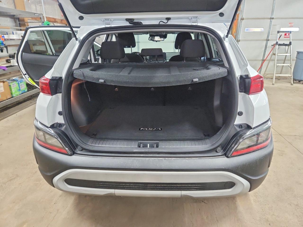 2022 HYUNDAI KONA SEL photo 6