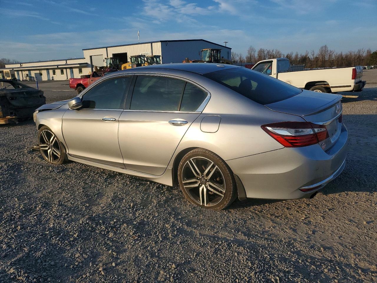 2017 HONDA ACCORD TOURING photo 2