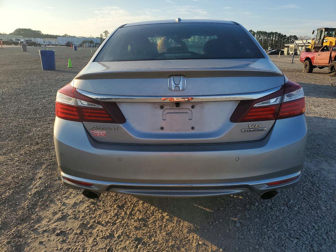 2017 HONDA ACCORD TOURING photo 6