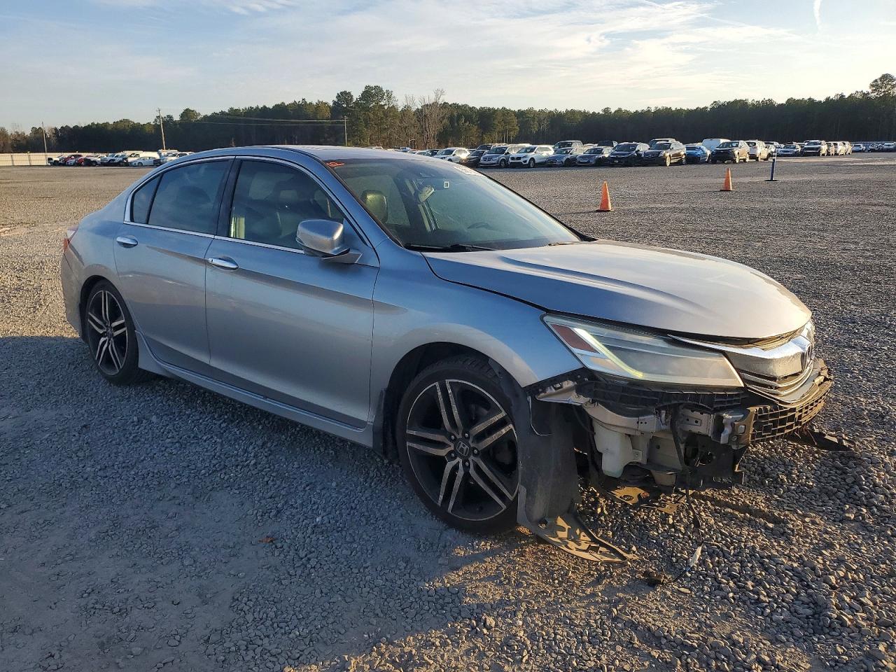 2017 HONDA ACCORD TOURING photo 4