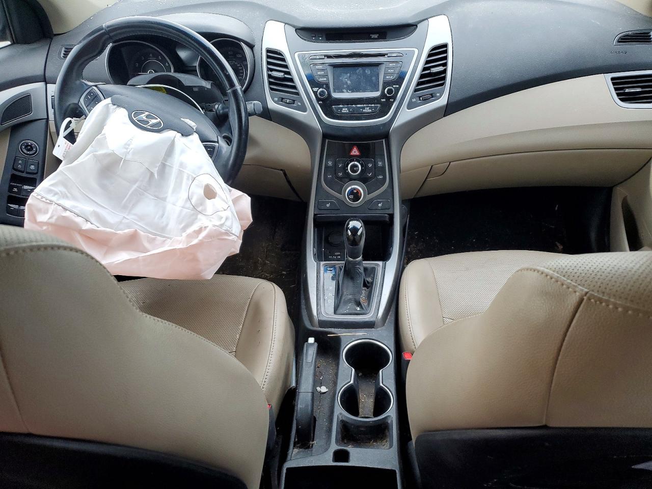 2015 HYUNDAI ELANTRA photo 8