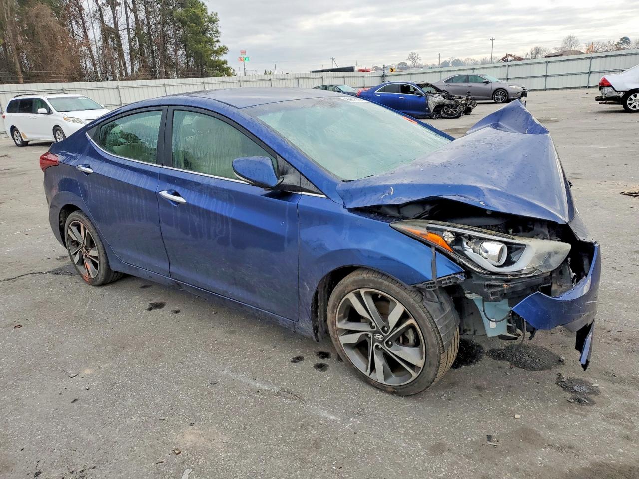 2015 HYUNDAI ELANTRA photo 4