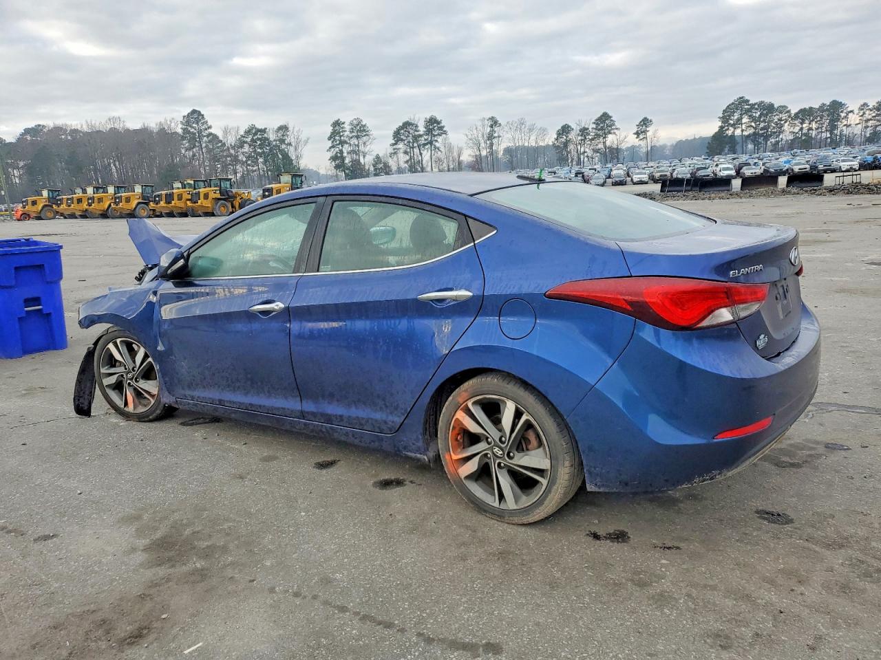 2015 HYUNDAI ELANTRA photo 2