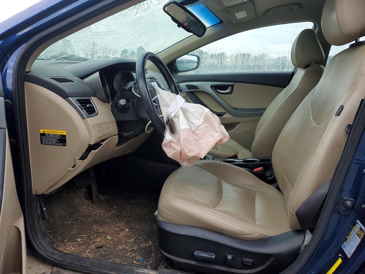 2015 HYUNDAI ELANTRA photo 7