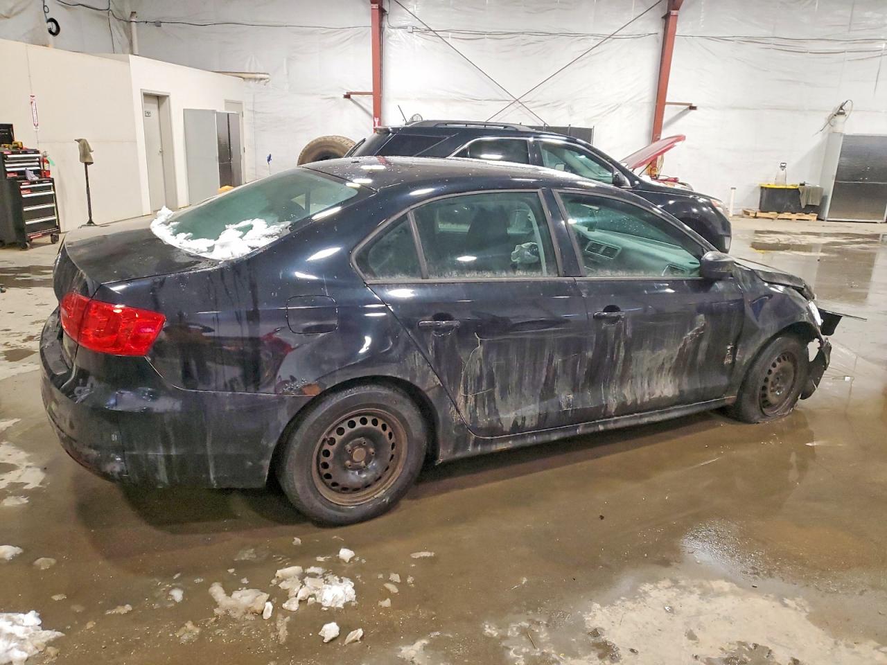 2013 VOLKSWAGEN JETTA BASE photo 3