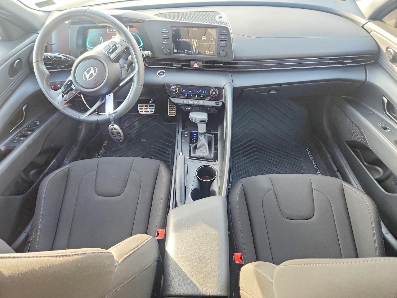 2025 HYUNDAI ELANTRA SEL SPORT photo 8