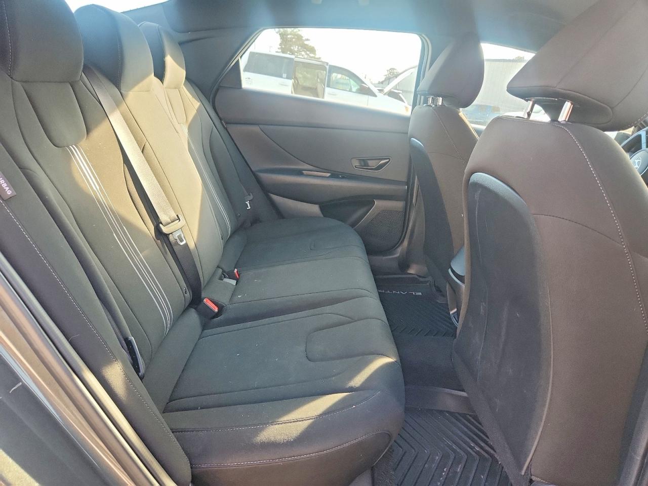 2025 HYUNDAI ELANTRA SEL SPORT photo 10