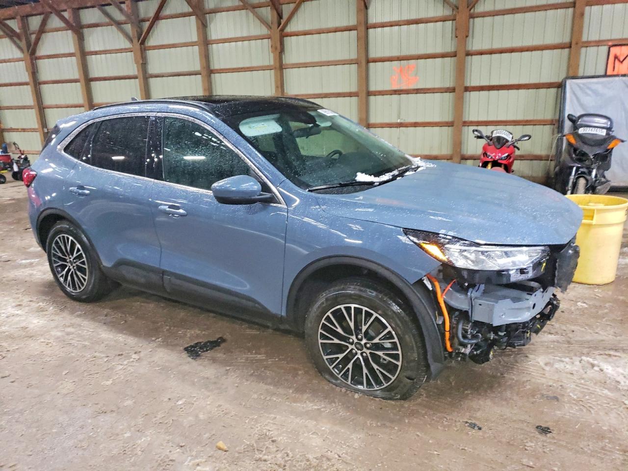 2025 FORD ESCAPE photo 4