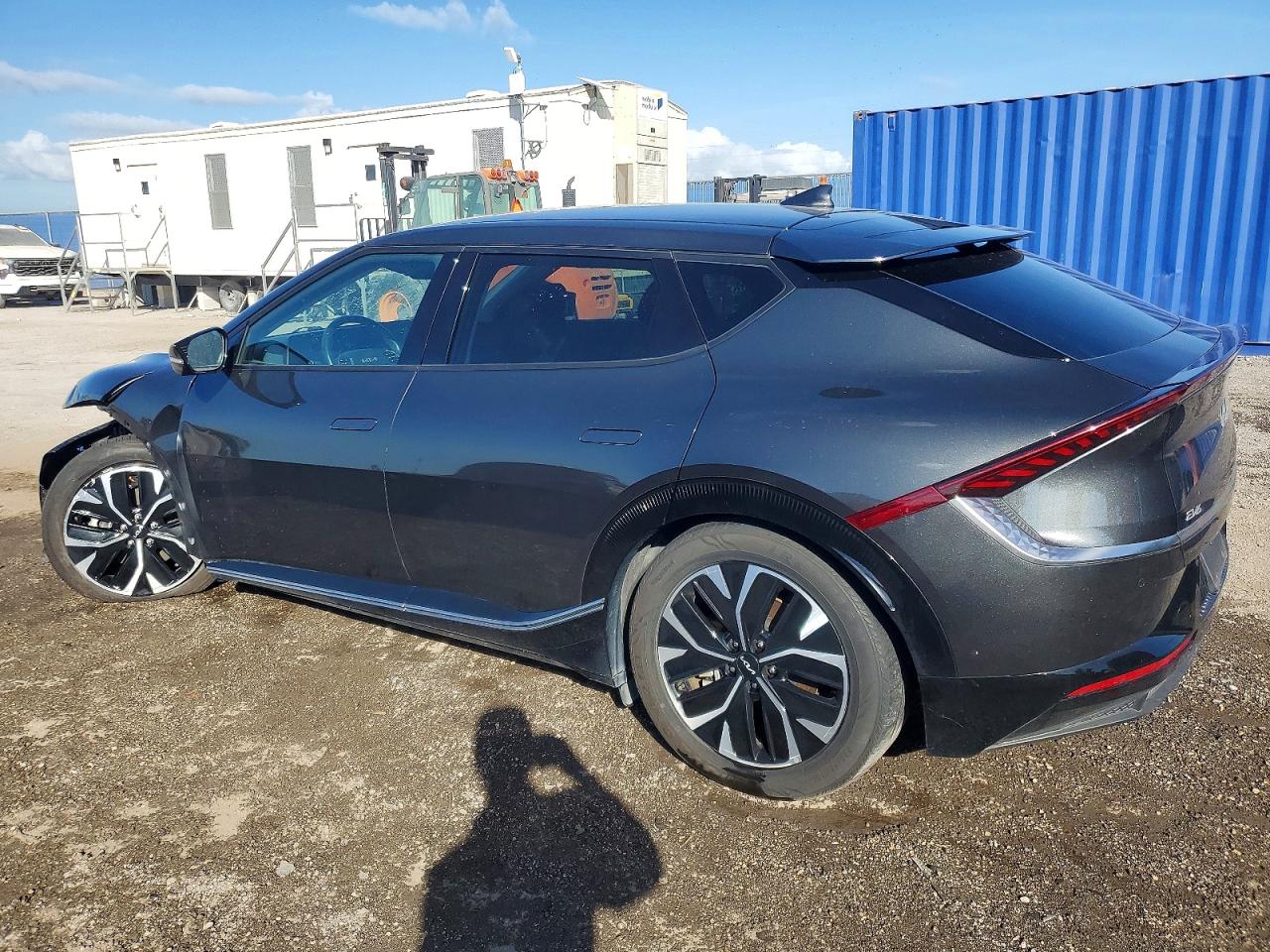 2023 KIA EV6 WIND photo 2