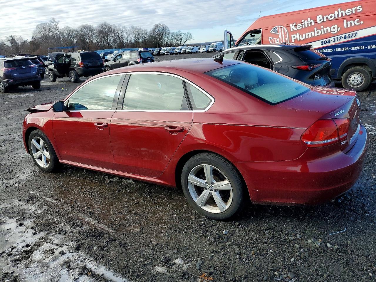 2015 VOLKSWAGEN PASSAT S photo 2