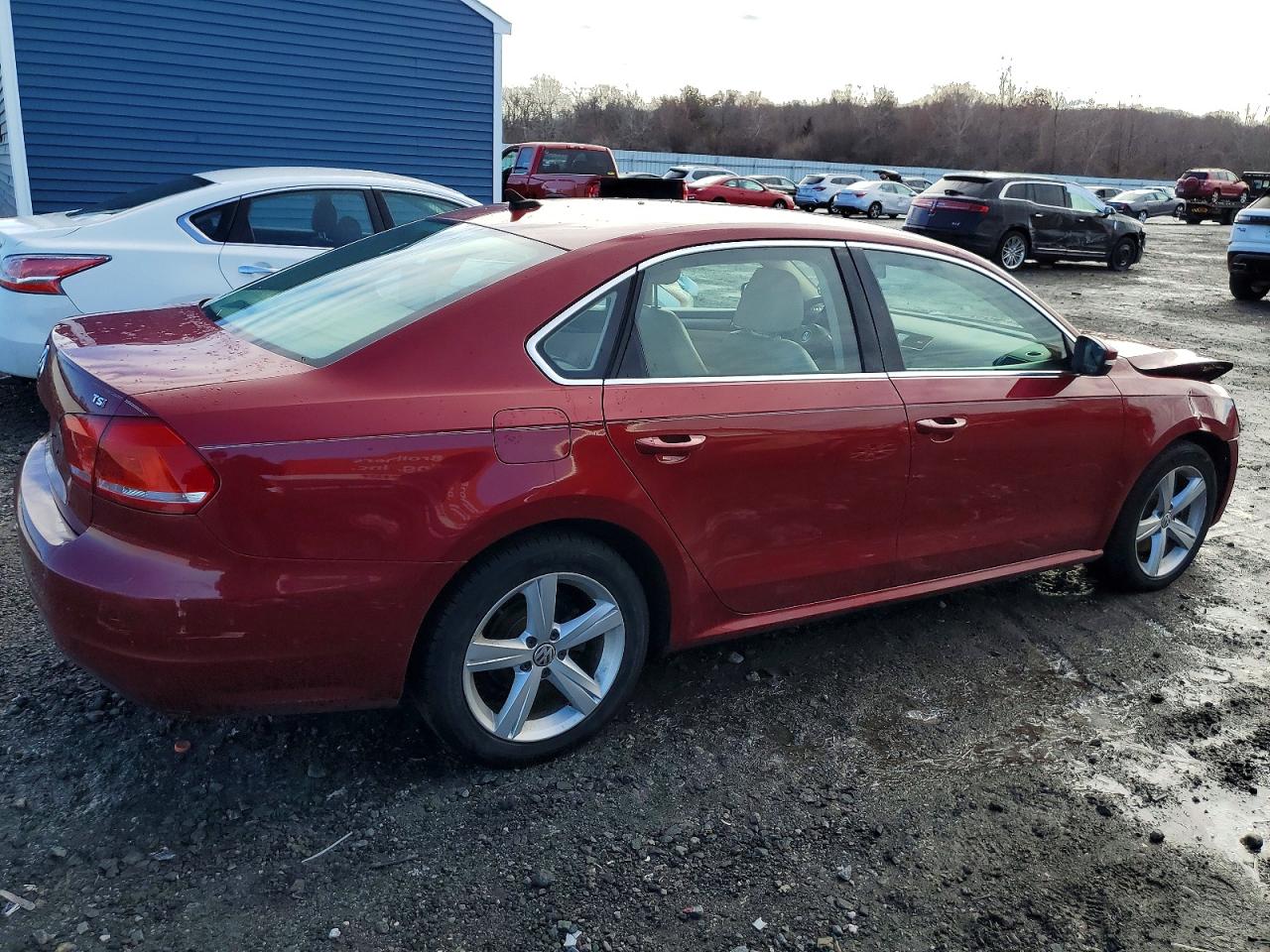 2015 VOLKSWAGEN PASSAT S photo 3