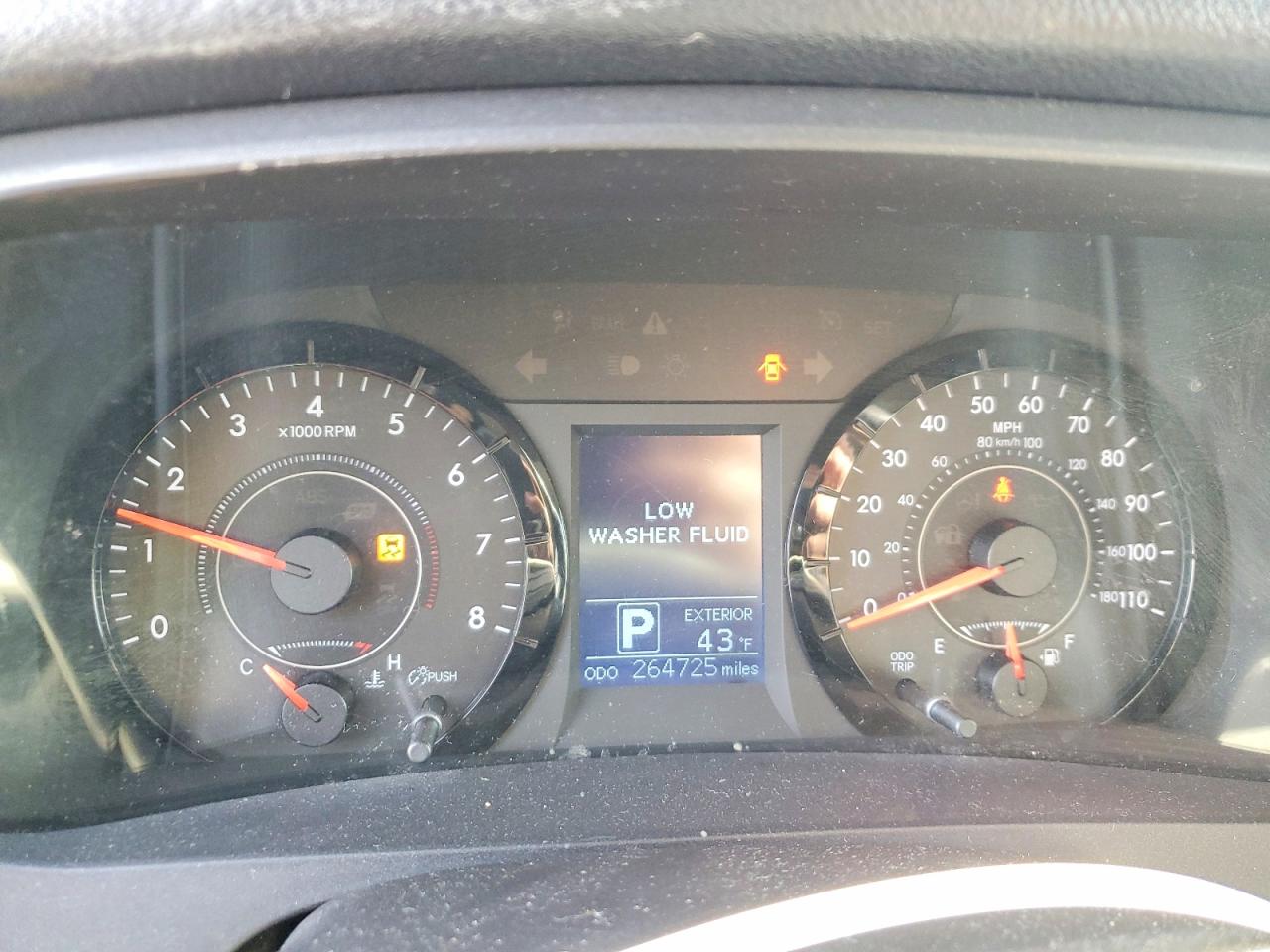 2016 TOYOTA SIENNA LE photo 9