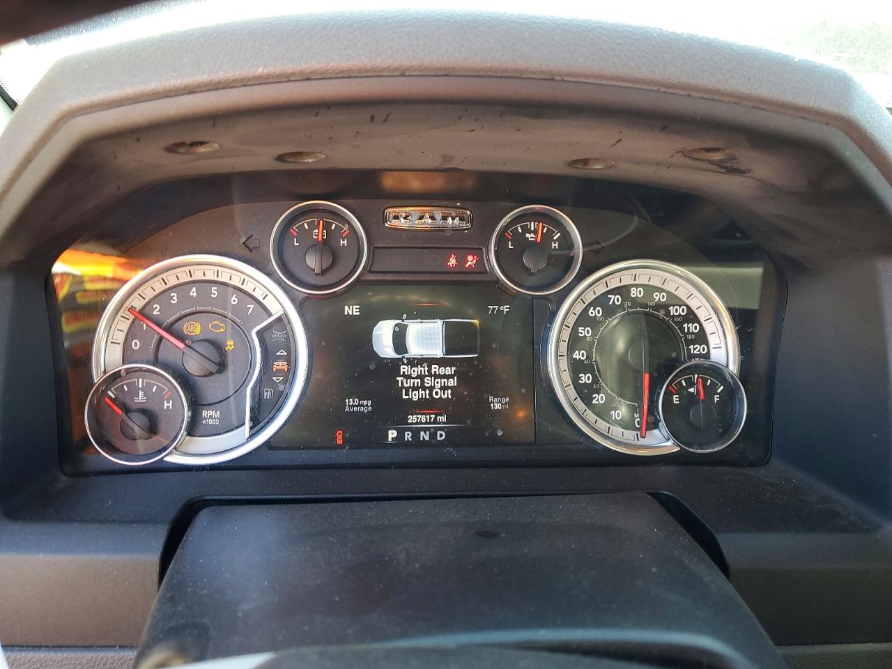 2016 RAM 1500 SLT photo 9